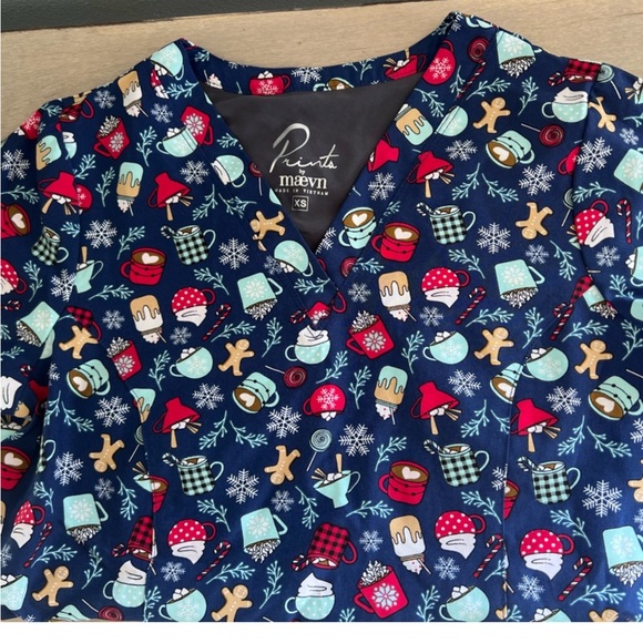 Scrub top. - Picture 1 of 1